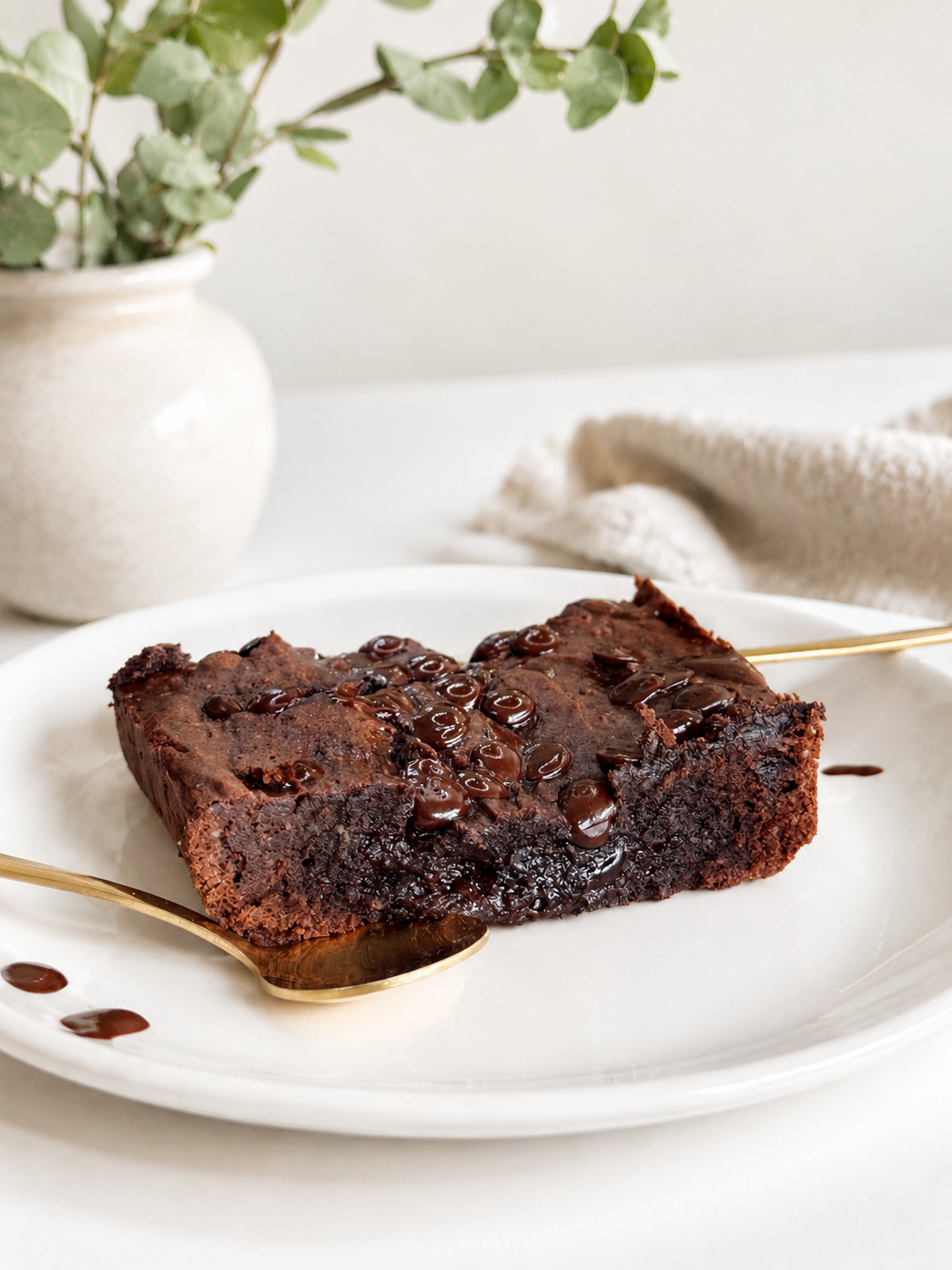 FUDGY BROWNIE