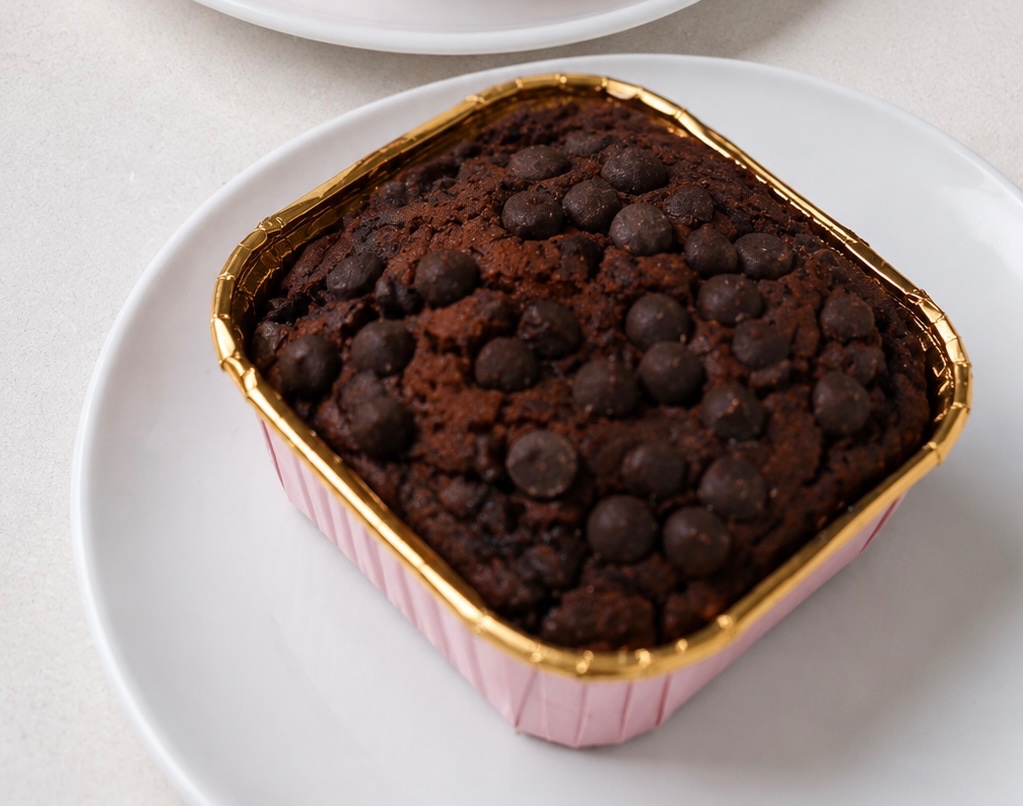 BANANA CHOCOLATE CAKE